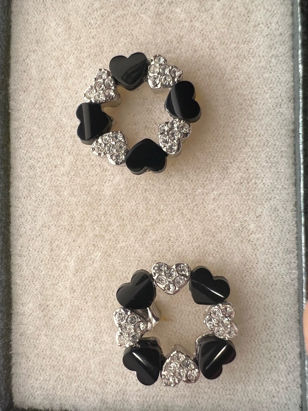 Heart Wreath Stud Earrings in Black and Silver